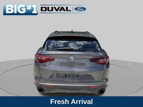 Used 2019 Alfa Romeo Stelvio Ti Sport w/ Quick Order Package 22S Sport AWD/4WD image 4