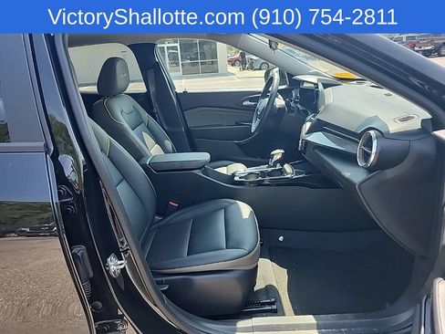 Used 2026 Chevrolet Trax ACTIV w/ Sunroof Package FWD image 32