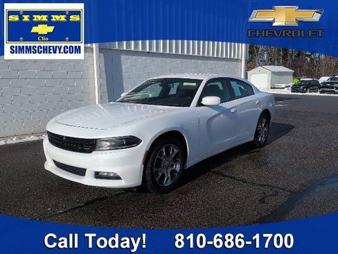Used 2017 Dodge Charger SXT w/ Driver Confidence Group image 1