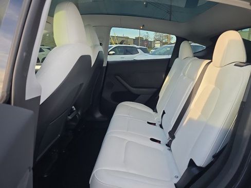 Used 2024 Tesla Model Y Long Range image 16