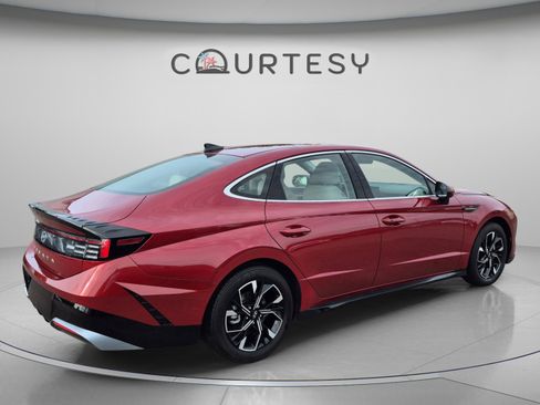Certified 2025 Hyundai Sonata SEL FWD image 5
