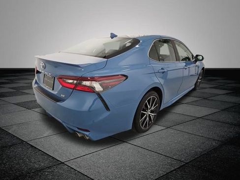 Used 2023 Toyota Camry SE image 6