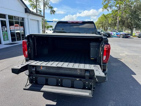 Used 2024 GMC Sierra 1500 Denali w/ Denali Reserve Package AWD/4WD image 8