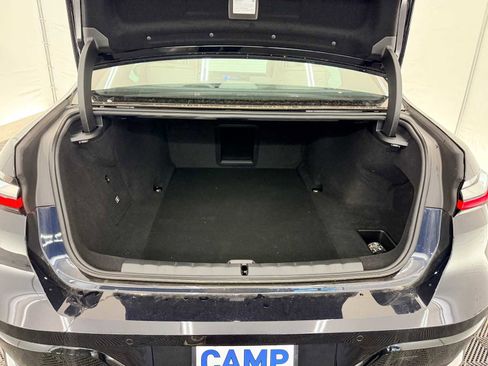 Used 2024 BMW i7 xDrive60 image 34