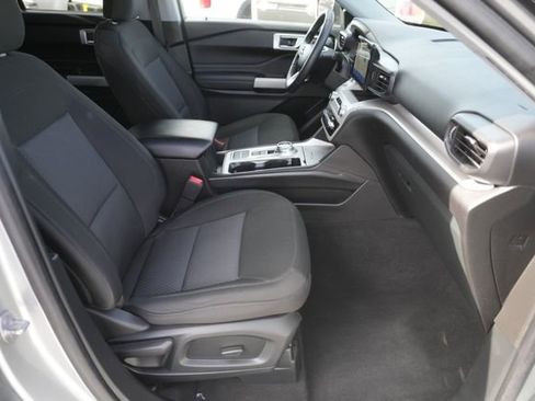 Used 2024 Ford Explorer XLT image 20