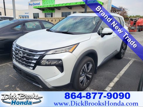 Used 2024 Nissan Rogue SL image 1