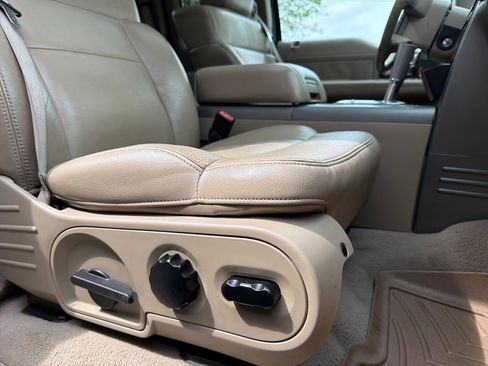 Used 2006 Ford F150 Lariat image 25