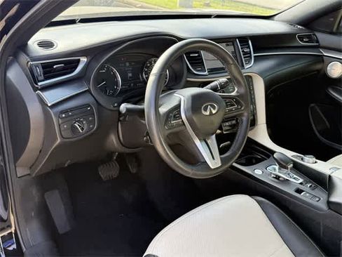 Used 2023 INFINITI QX55 Essential image 9