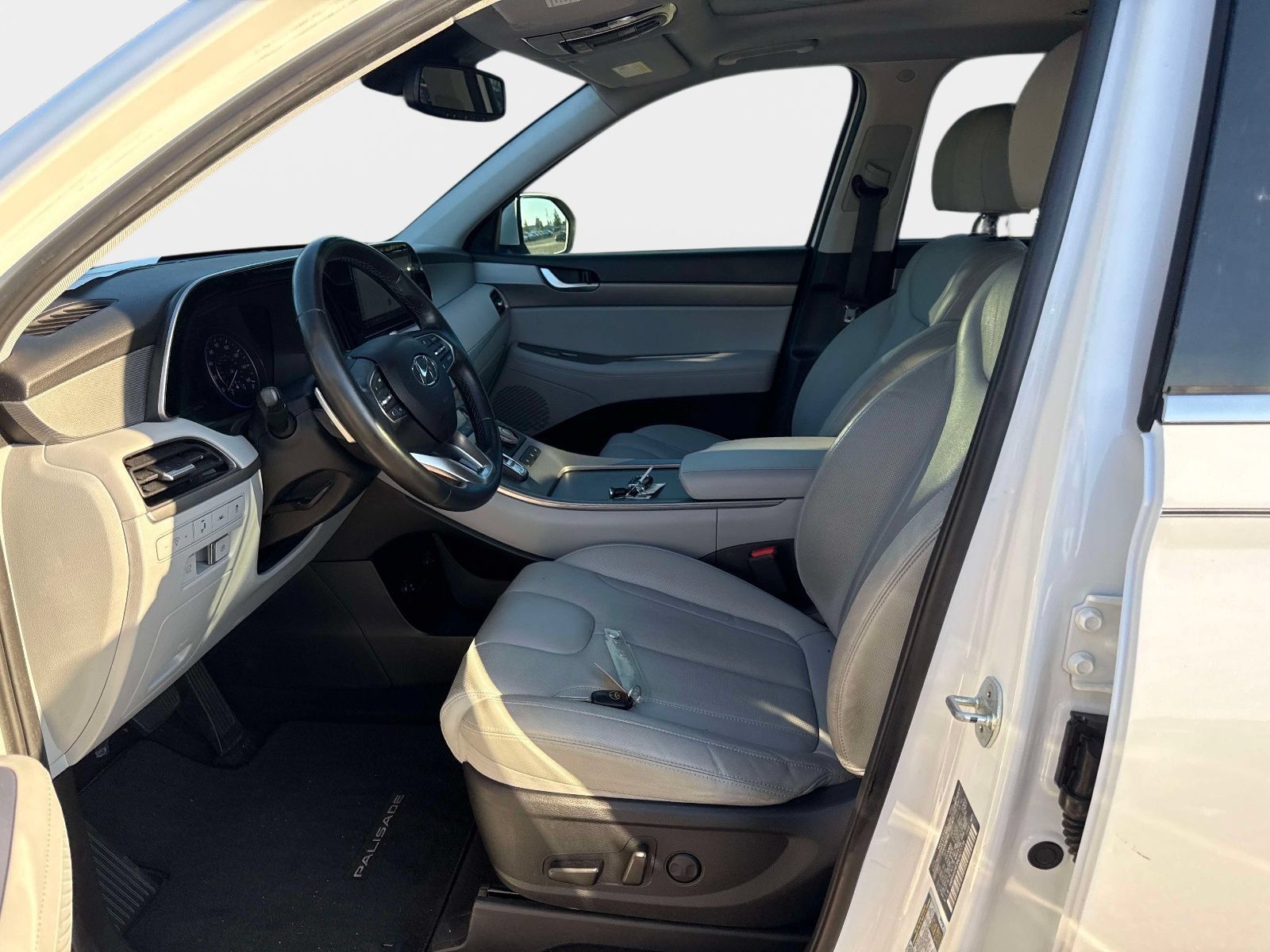 Used 2022 Hyundai Palisade SEL w/ Premium Package FWD image 17