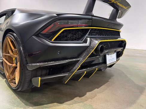Used 2018 Lamborghini Huracan AWD/4WD image 19