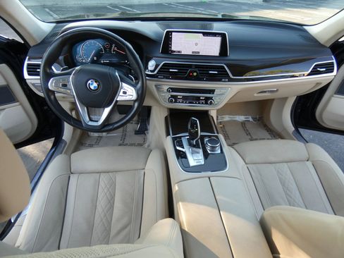 Used 2016 BMW 750i xDrive image 22