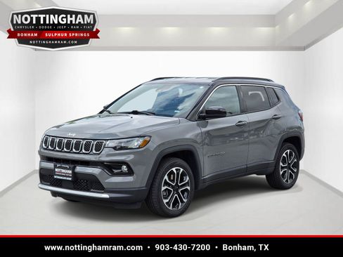 Used 2024 Jeep Compass Limited AWD/4WD image 3