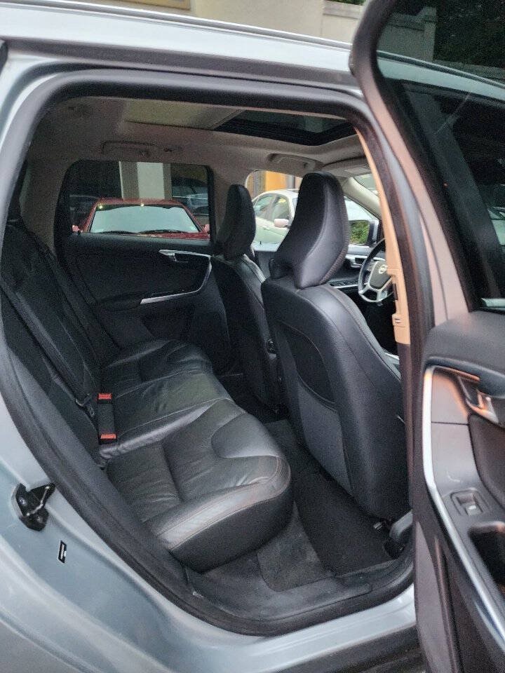 Used 2012 Volvo XC60 T6 AWD/4WD image 17
