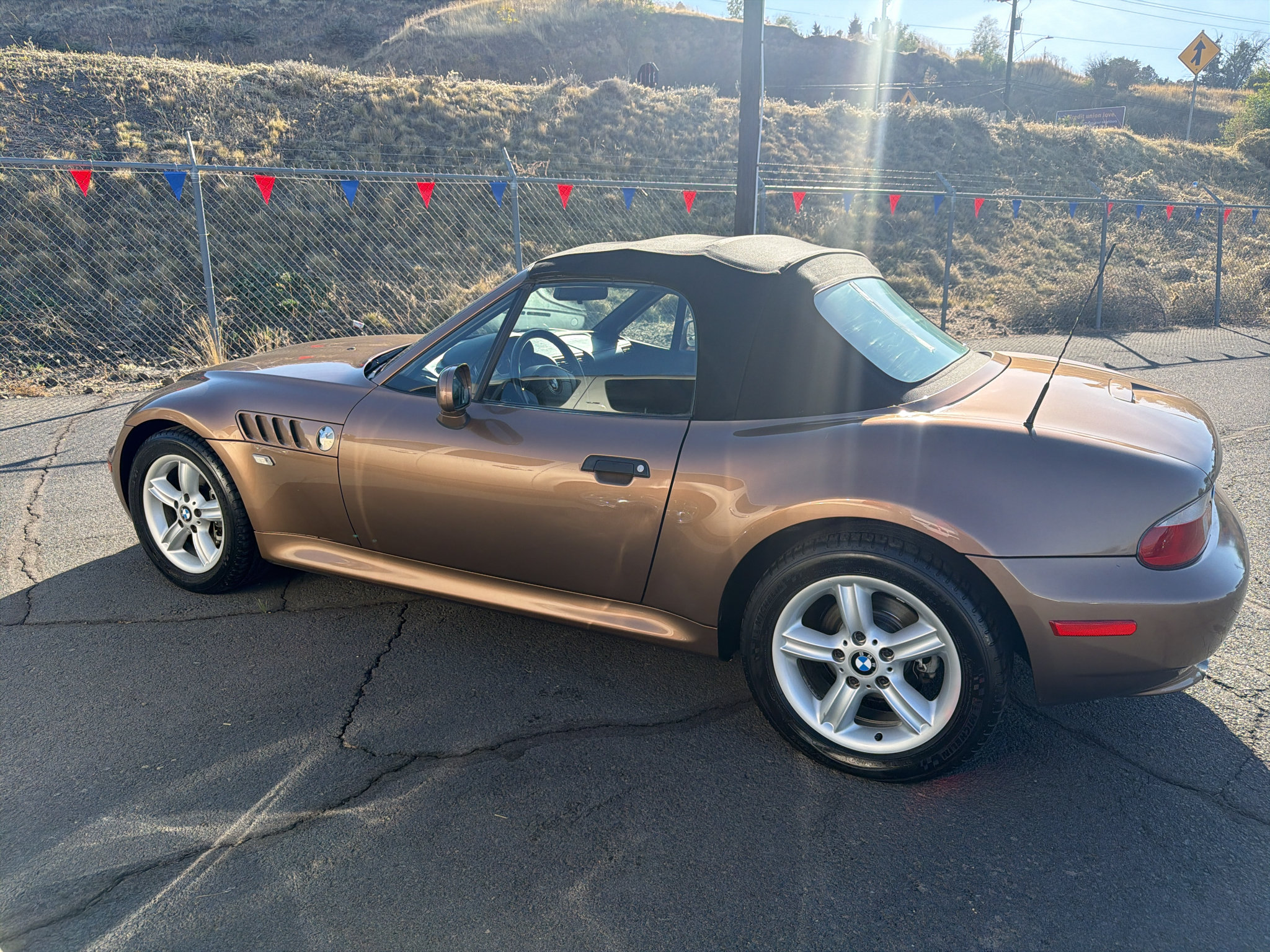 Used 2002 BMW Z3 2.5i RWD image 8