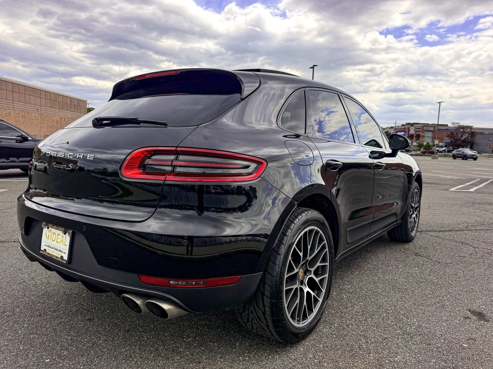 Used 2017 Porsche Macan S AWD/4WD image 5
