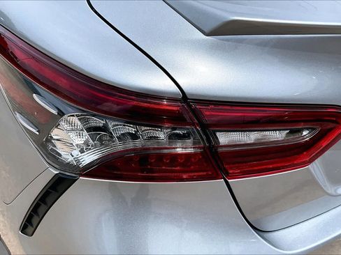 Used 2023 Toyota Camry XSE FWD image 28