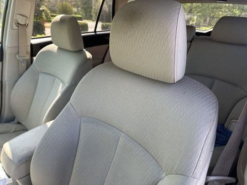 Used 2011 Subaru Outback 2.5i Premium w/ All-Weather Pkg image 5