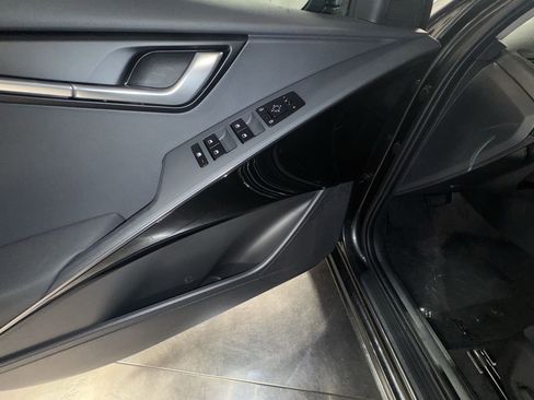 Certified 2025 Kia Niro EX image 17