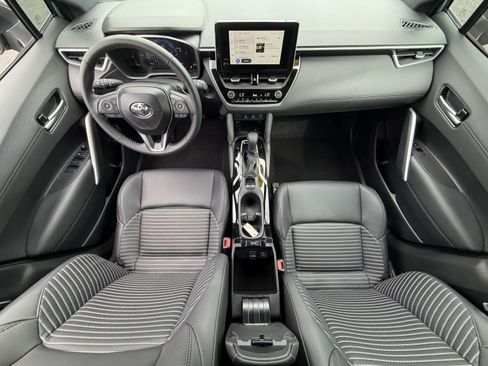 Used 2025 Toyota Corolla Cross AWD Hybrid image 24