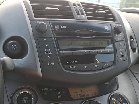 Used 2010 Toyota RAV4 Limited AWD/4WD image 17
