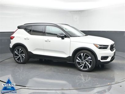 Used 2021 Volvo XC40 T5 R-Design