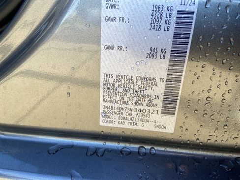 Used 2025 Nissan Altima 2.5 SV FWD image 33