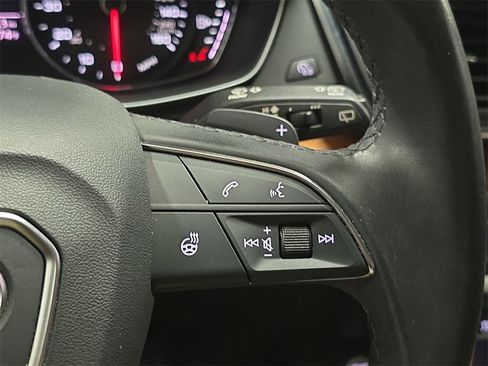 Used 2023 Audi Q5 2.0T Premium w/ Convenience Package image 18