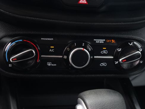 Used 2021 Kia Soul S image 11