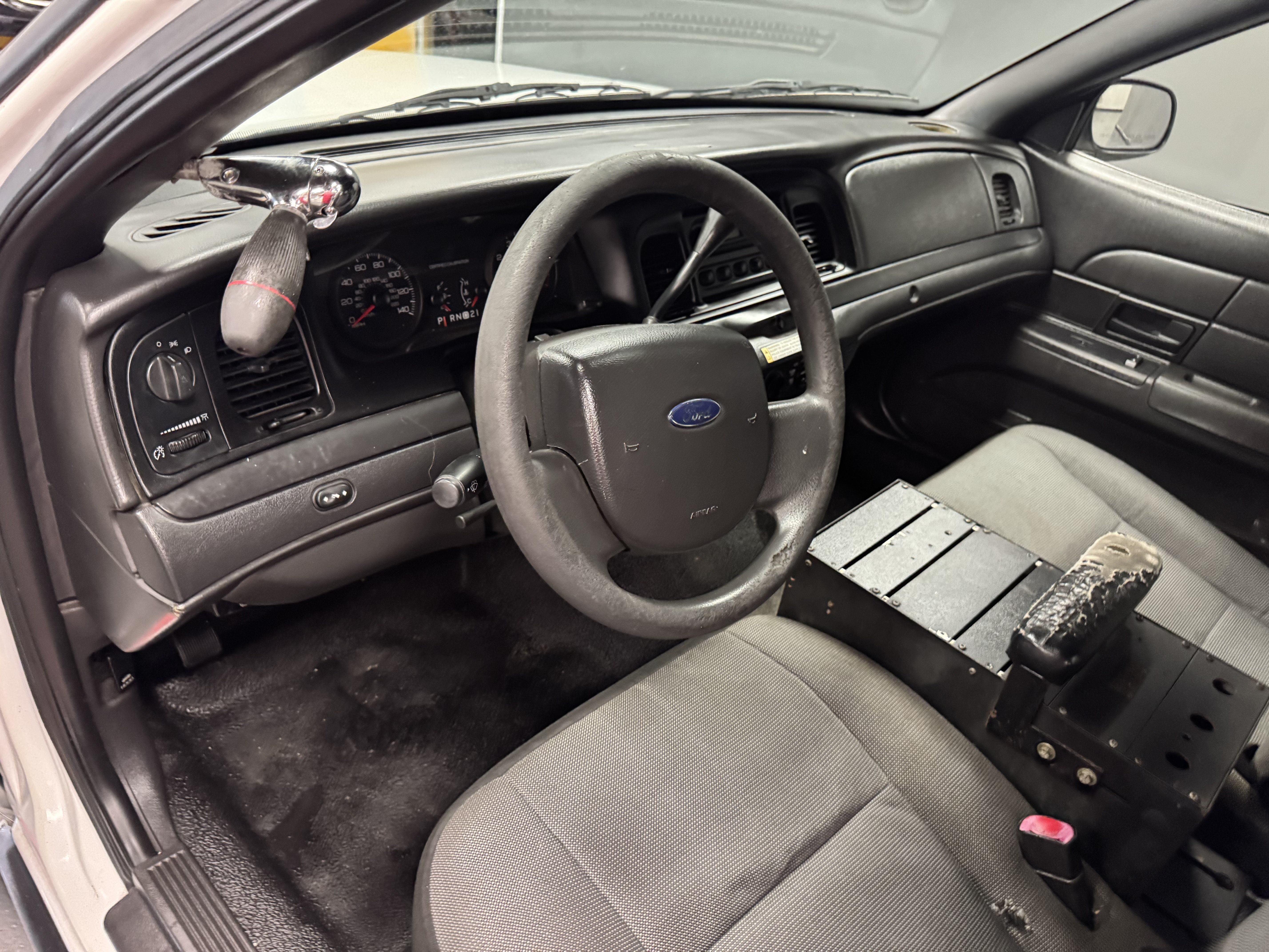 Used 2009 Ford Crown Victoria Police Interceptor RWD image 8