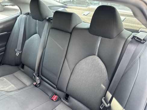 Used 2022 Toyota Camry LE FWD image 17