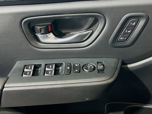 Used 2025 Honda Pilot EX-L image 13