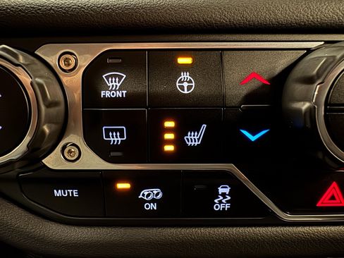 Used 2024 Jeep Wrangler Unlimited Rubicon 392 AWD/4WD image 53
