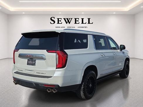 Used 2023 GMC Yukon XL Denali w/ Denali Reserve Package AWD/4WD image 4