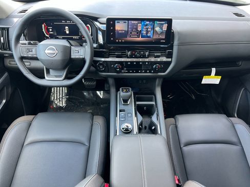 New 2026 Nissan Pathfinder SL image 12