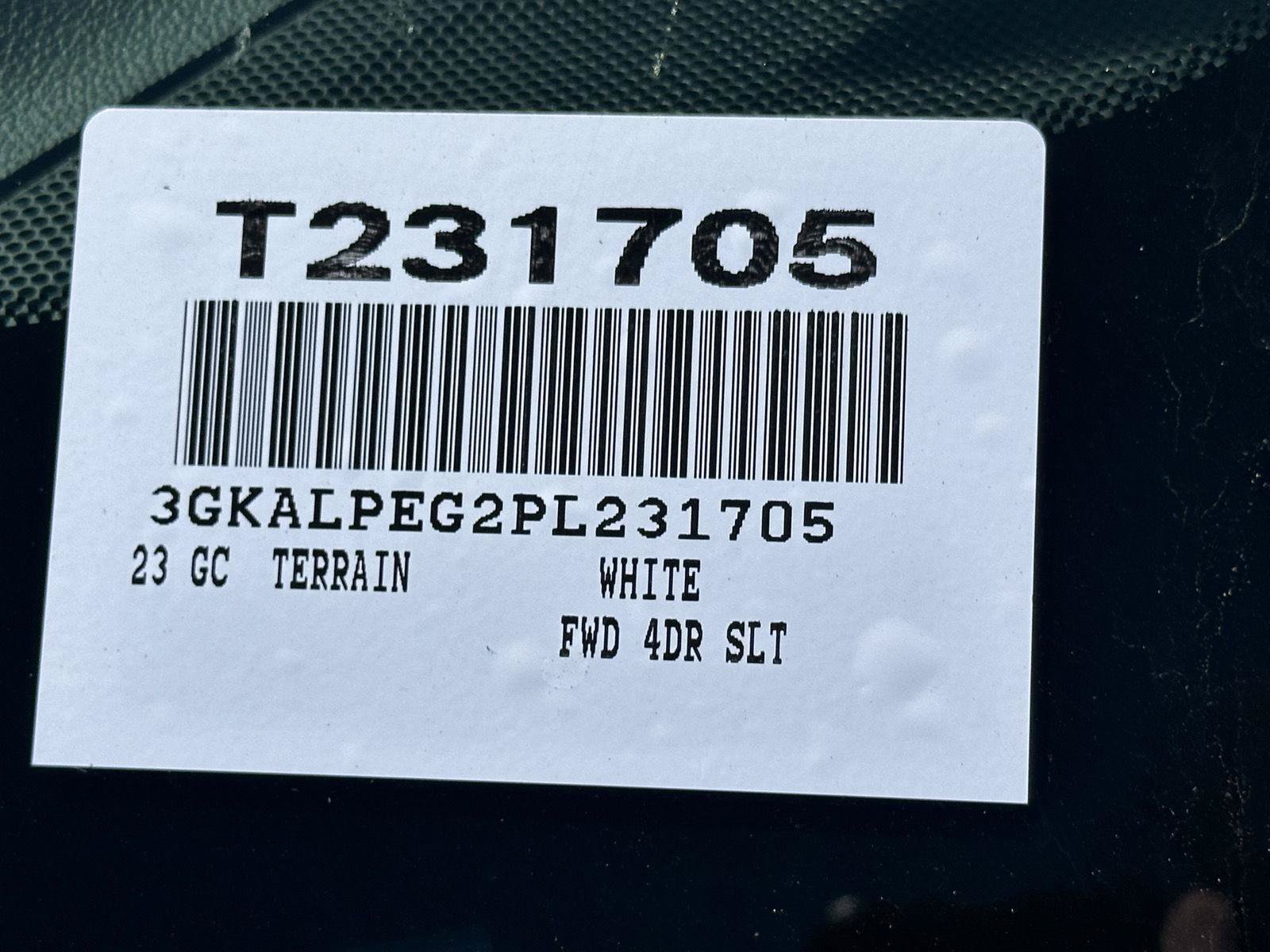 Used 2023 GMC Terrain SLT w/ Tech Package FWD image 15