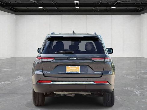 Used 2023 Jeep Grand Cherokee Limited AWD/4WD image 4