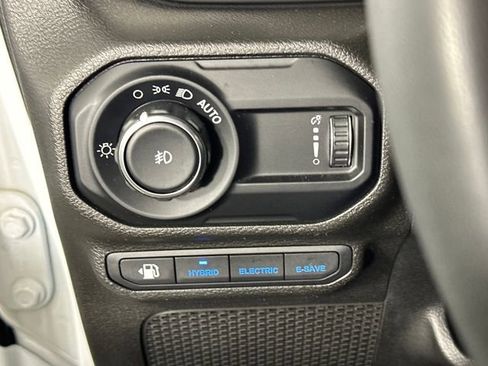 Used 2023 Jeep Wrangler Unlimited w/ Cold Weather Group image 19