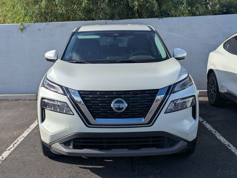 Used 2021 Nissan Rogue SV FWD image 3