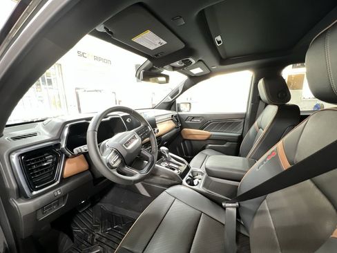 New 2025 GMC Canyon AT4 w/ Nightfall Edition image 10