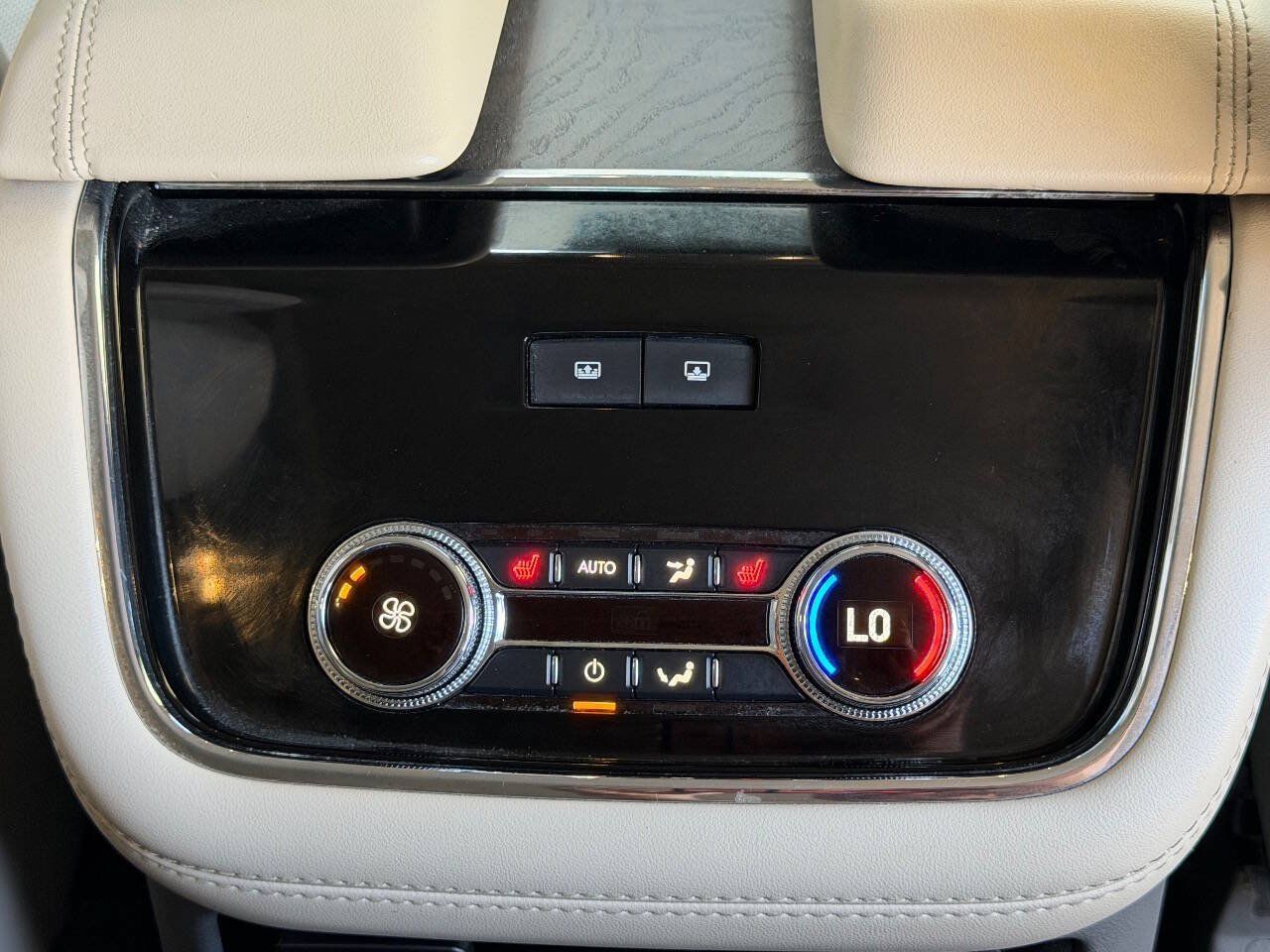 Used 2021 Lincoln Navigator Reserve w/ Luxury Package AWD/4WD image 25