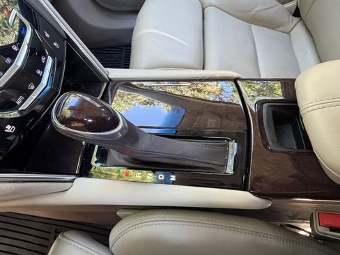 Used 2014 Cadillac XTS Luxury w/ Driver Awareness Package AWD/4WD image 28