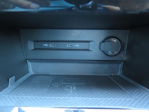 Used 2022 Volkswagen Taos SEL AWD/4WD image 14