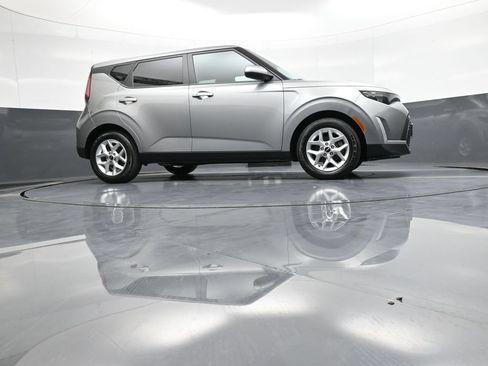 Certified 2023 Kia Soul S FWD image 27
