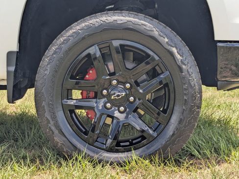 Certified 2022 Chevrolet Silverado 1500 LT Trail Boss w/ LT Trail Boss Premium Package AWD/4WD image 13