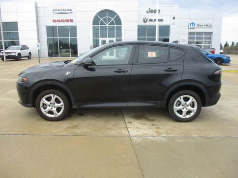 Used 2024 Dodge Hornet GT image 3