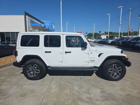 Used 2024 Jeep Wrangler Unlimited Sahara w/ Technology Group AWD/4WD image 6