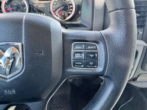 Used 2017 RAM 1500 Express AWD/4WD image 16