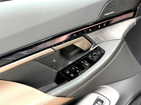 New 2026 BMW 550e xDrive w/ Executive Package image 11