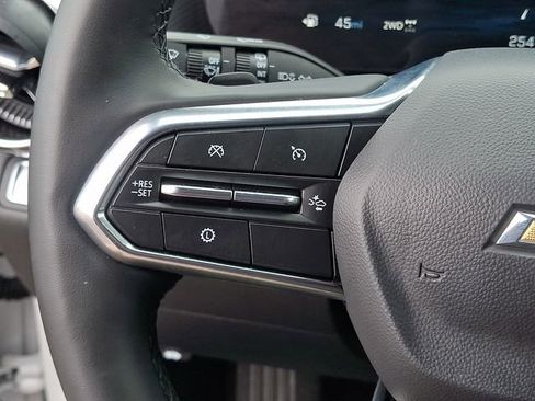 Used 2025 Chevrolet Equinox LT AWD/4WD image 15
