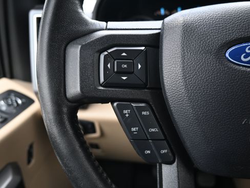 Used 2019 Ford F150 XLT w/ Equipment Group 302A Luxury AWD/4WD image 18
